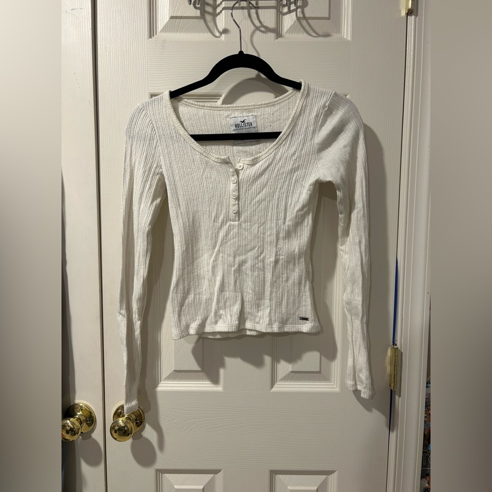 white long-sleeve henley crop top